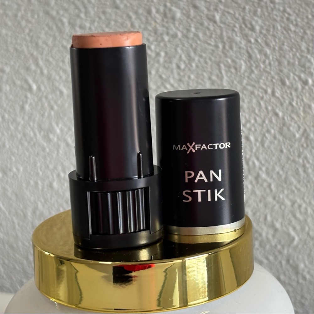 MAX FACTOR Pan Stik - “RARE” Creamy Foundation / 97 Cool Bronze